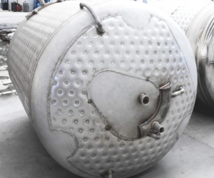 Санитарные резервуары и емкости из нержавеющей стали